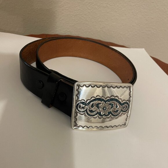 Neiman Marcus by Streets Ahead Women’s Black Leather Belt with Silver Buckle - Picture 3 of 14